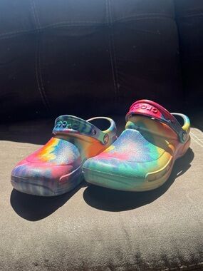 CROCS Rainbow Tie-Dye Pattern, Unisex sizes M5/W7, close toed work clog